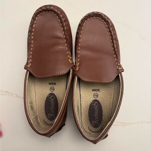FootMates Brown Boys Loafer Dress Shoes size 4